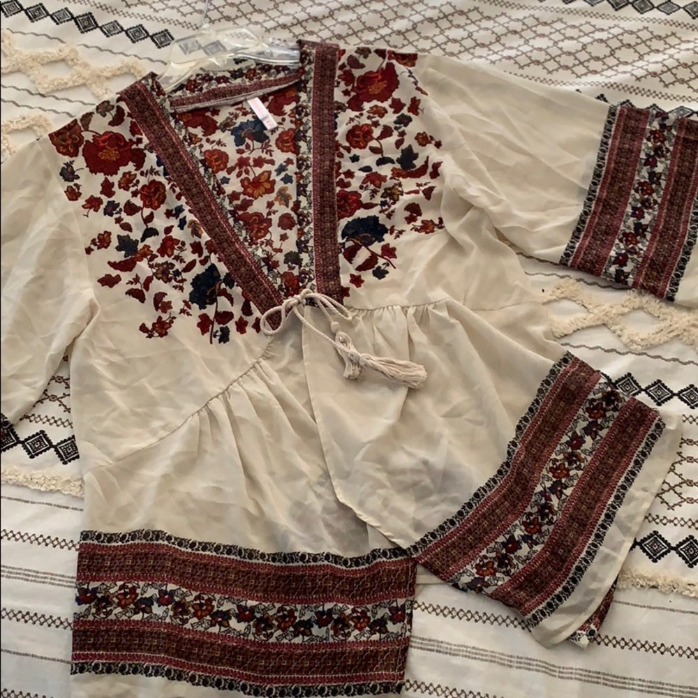 Xhilaration M/L flyaway top